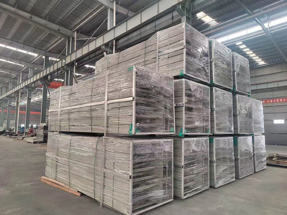 <b>防火噴塑電纜橋架</b>